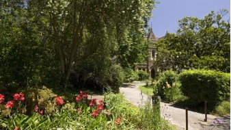 Ormond College  - Education Melbourne 2